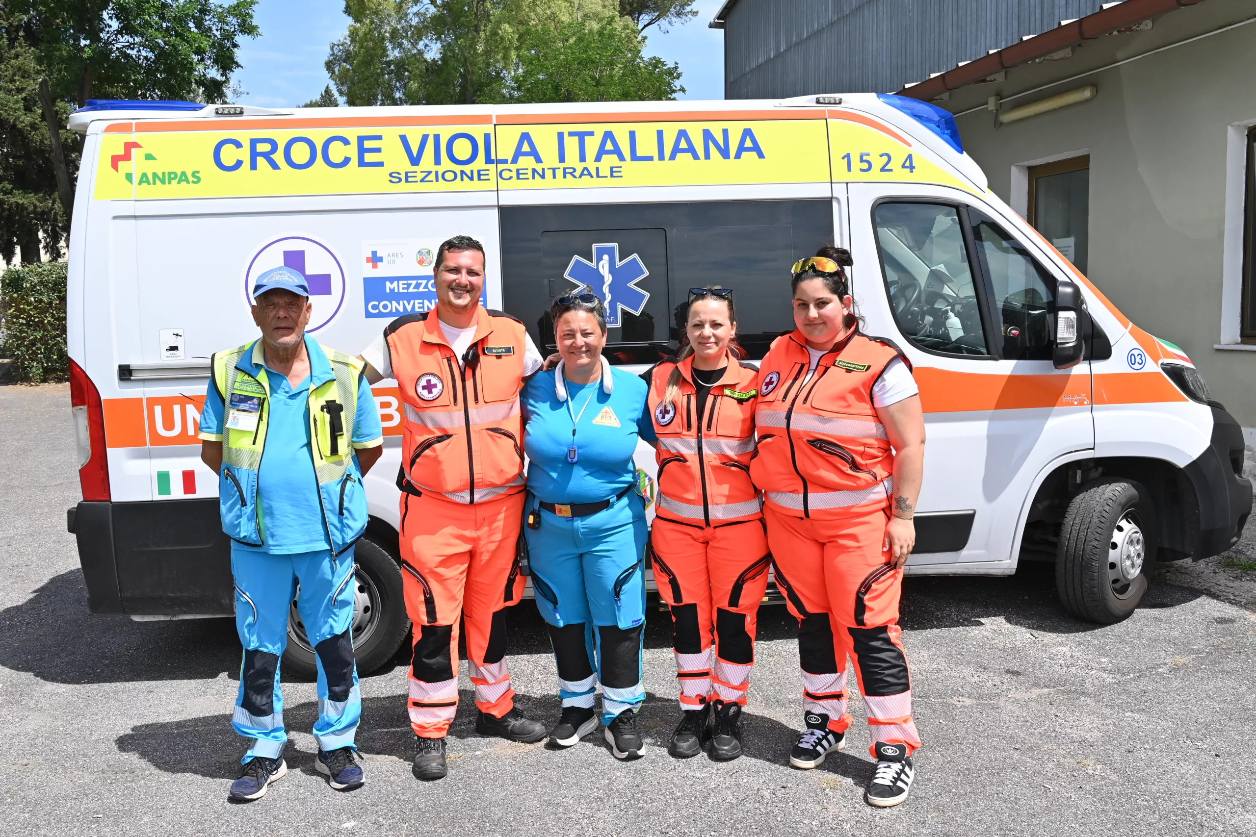 Volontari della P.A. Croce Viola Italiana durante le celebrazioni 80 anni della Repubblica